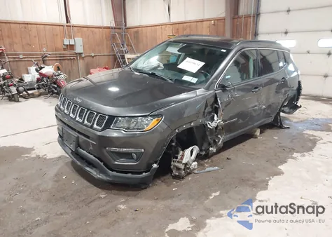 2018 Jeep Compass Latitude 4X4 from USA, damaged, VIN 3C4NJDBB4JT402164